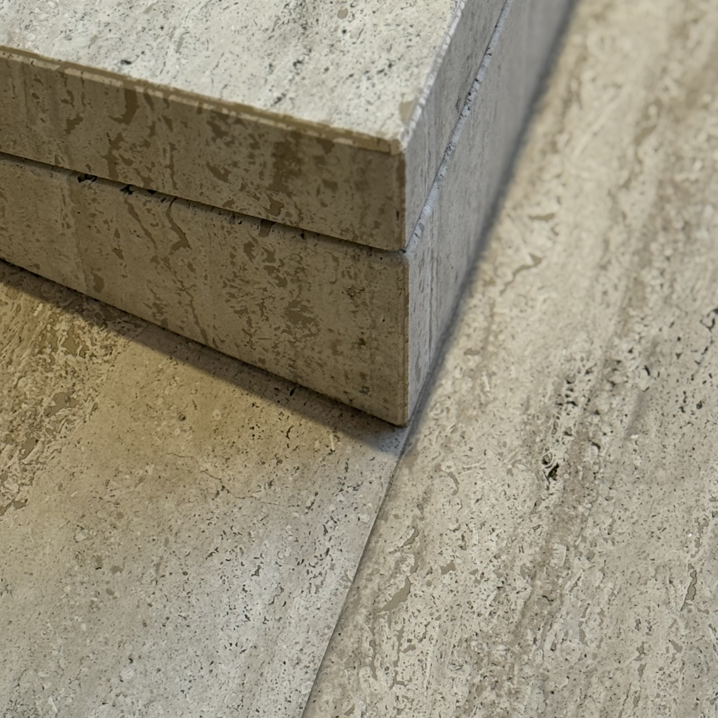 Table basse travertin - Pièce Unique 2