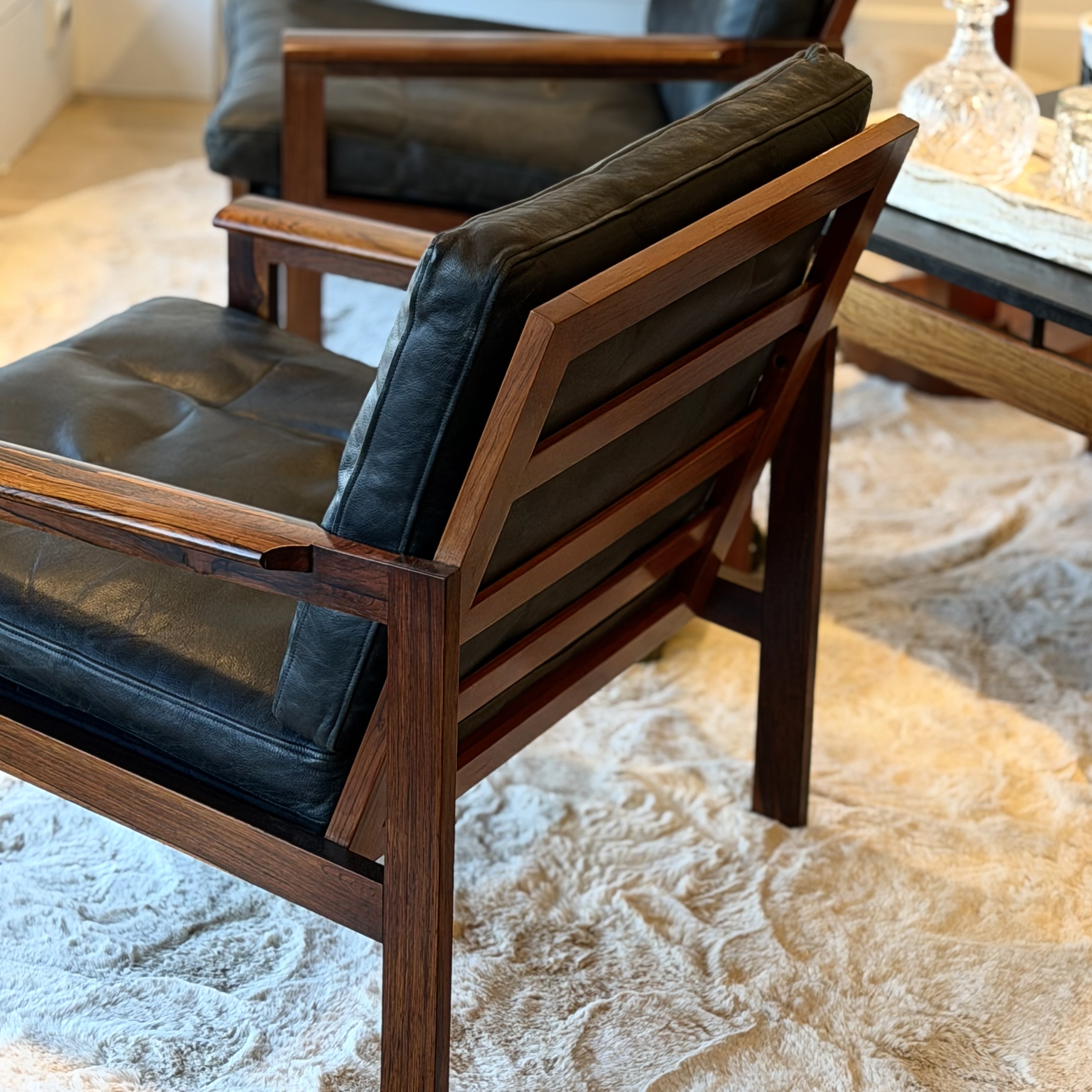 Paire de fauteuils palissandre - Pièce unique 2