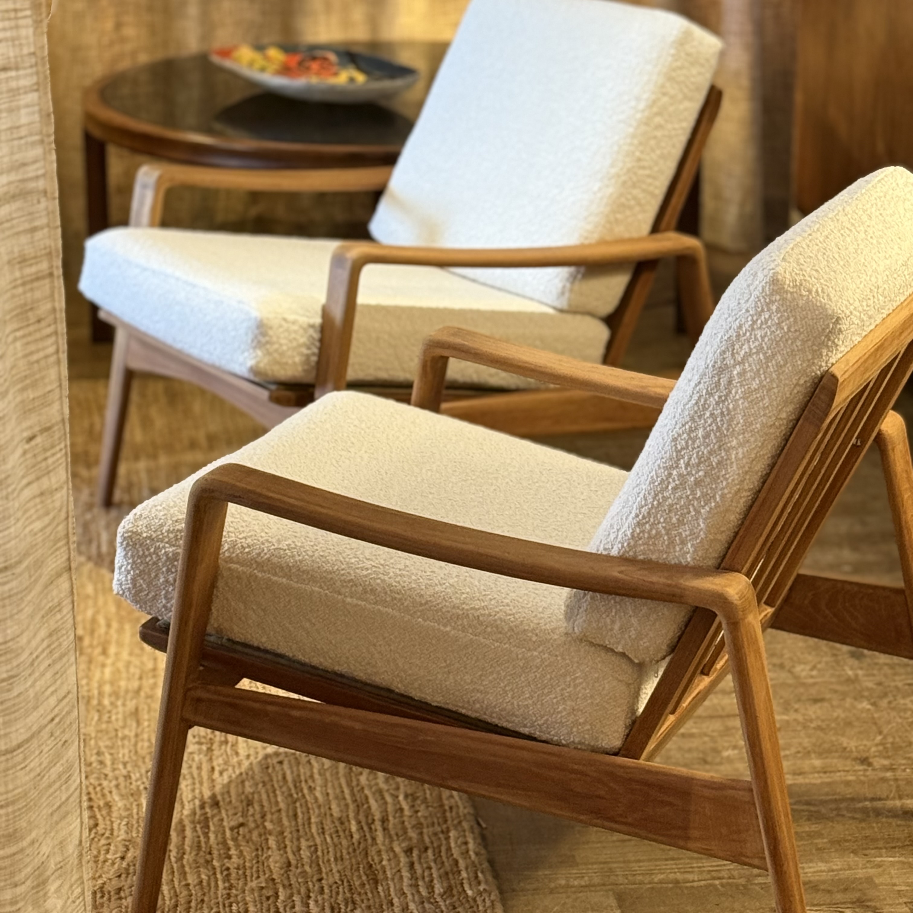 Paire de fauteuils beige - Pièce Unique 1