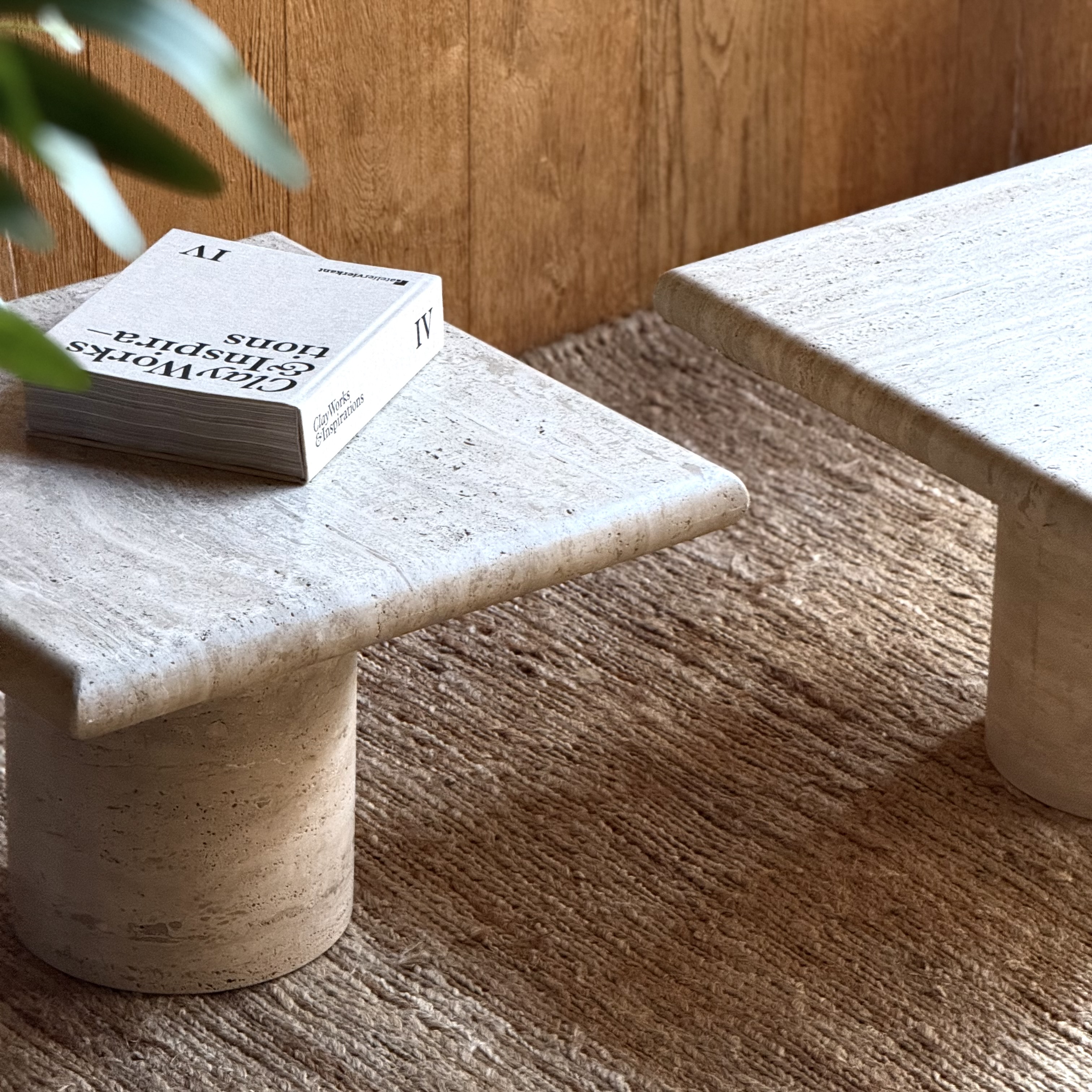 Tables d'appoints en travertin - Pièces Uniques 1