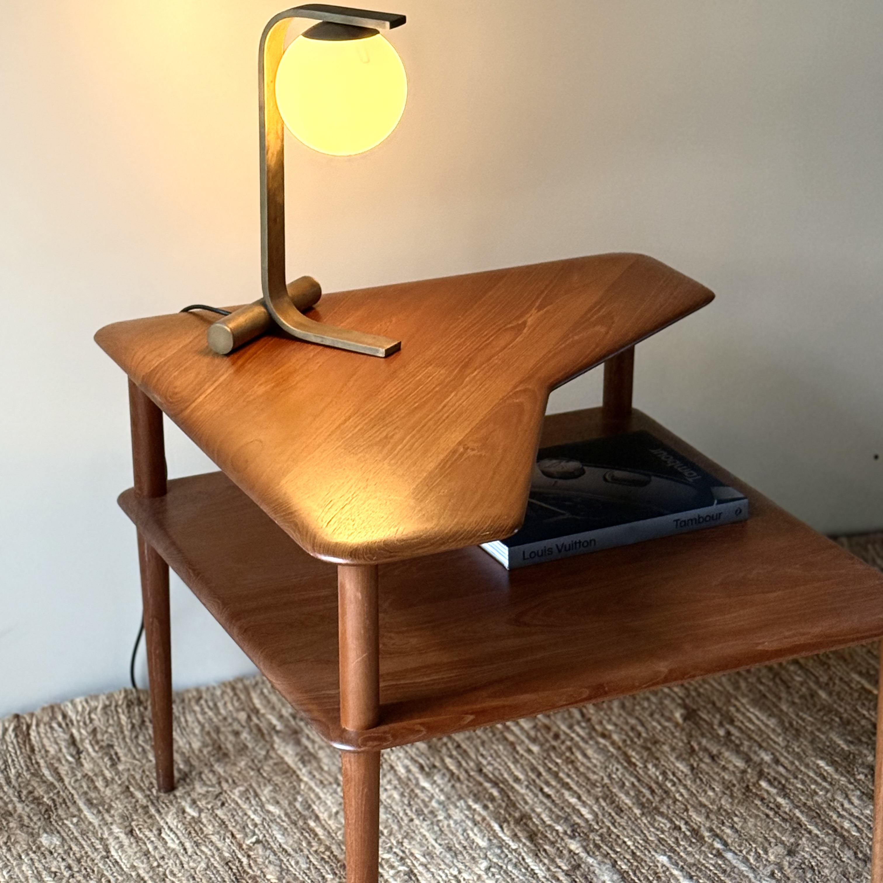 Table d'appoint design - Pièce Unique 1