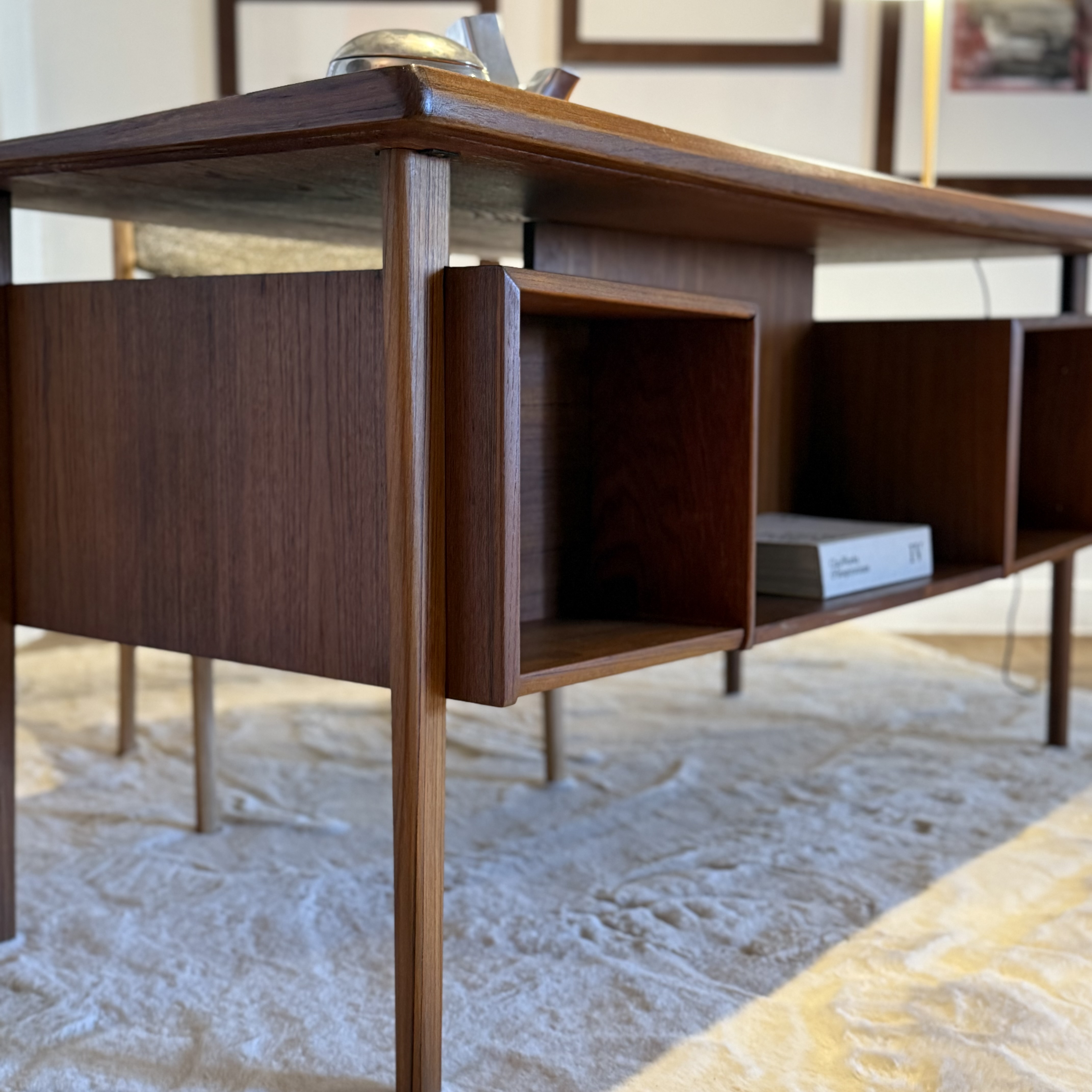 Bureau - Pièce Unique 6