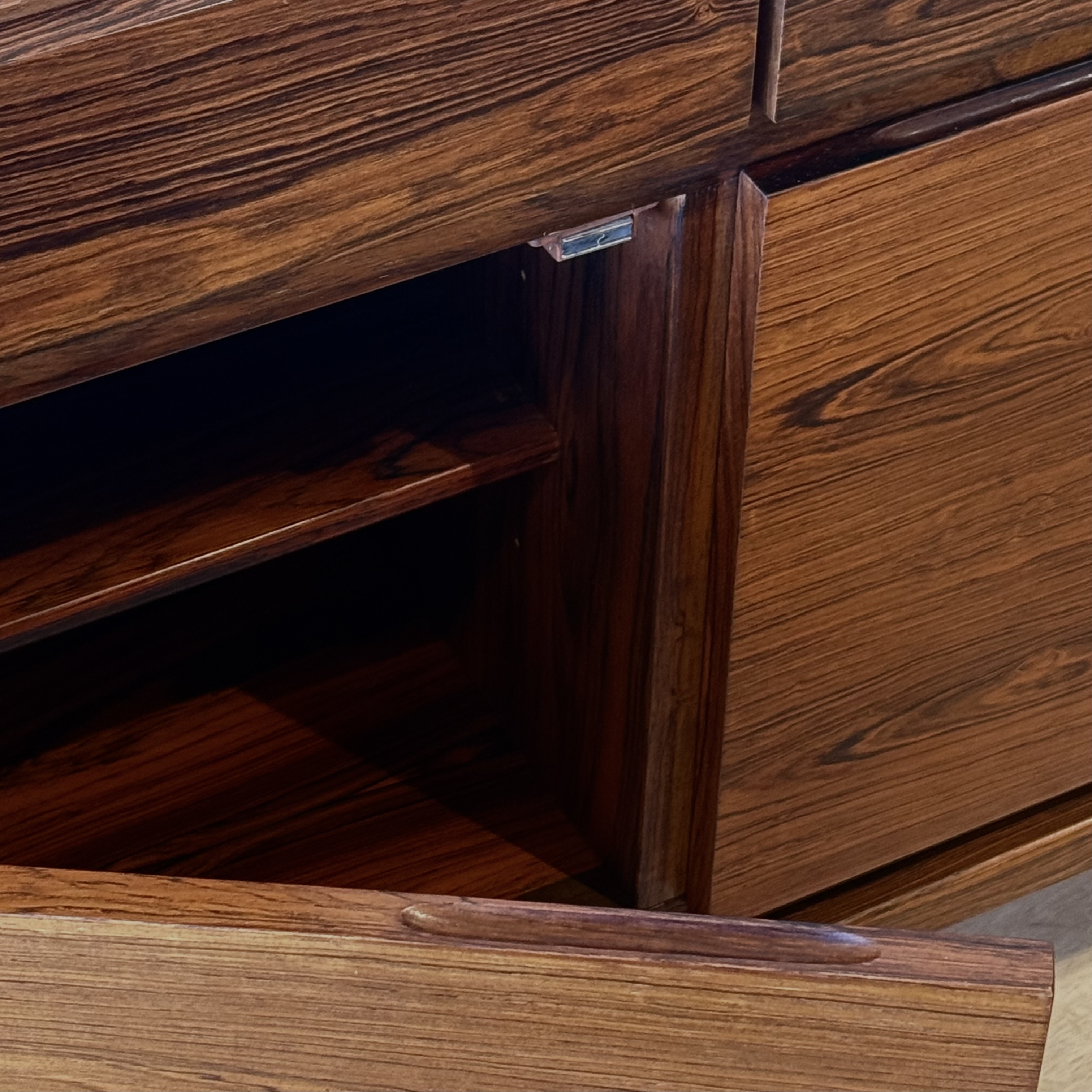 Enfilade palissandre Kofod Larsen - Pièce Unique...