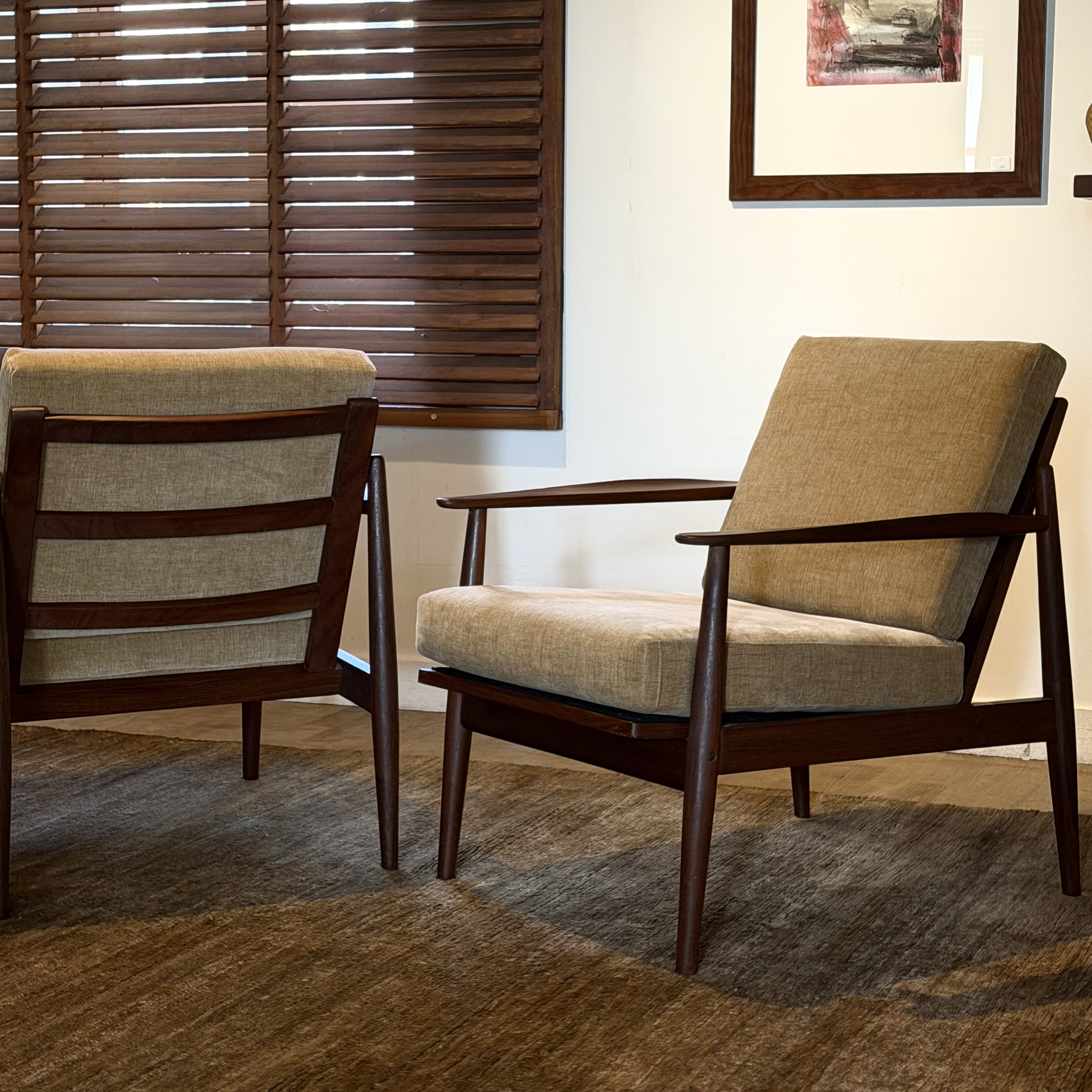 Paire de fauteuils velour beige - Pièce Unique 3