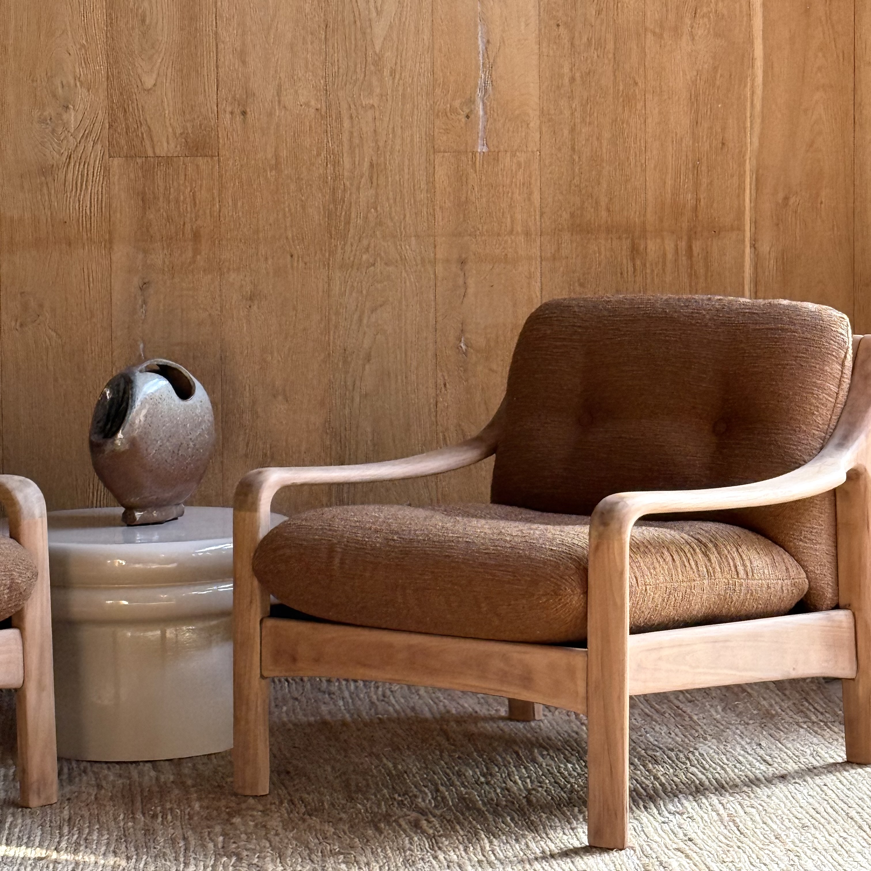 Paire de fauteuils marron - Pièce Unique 1