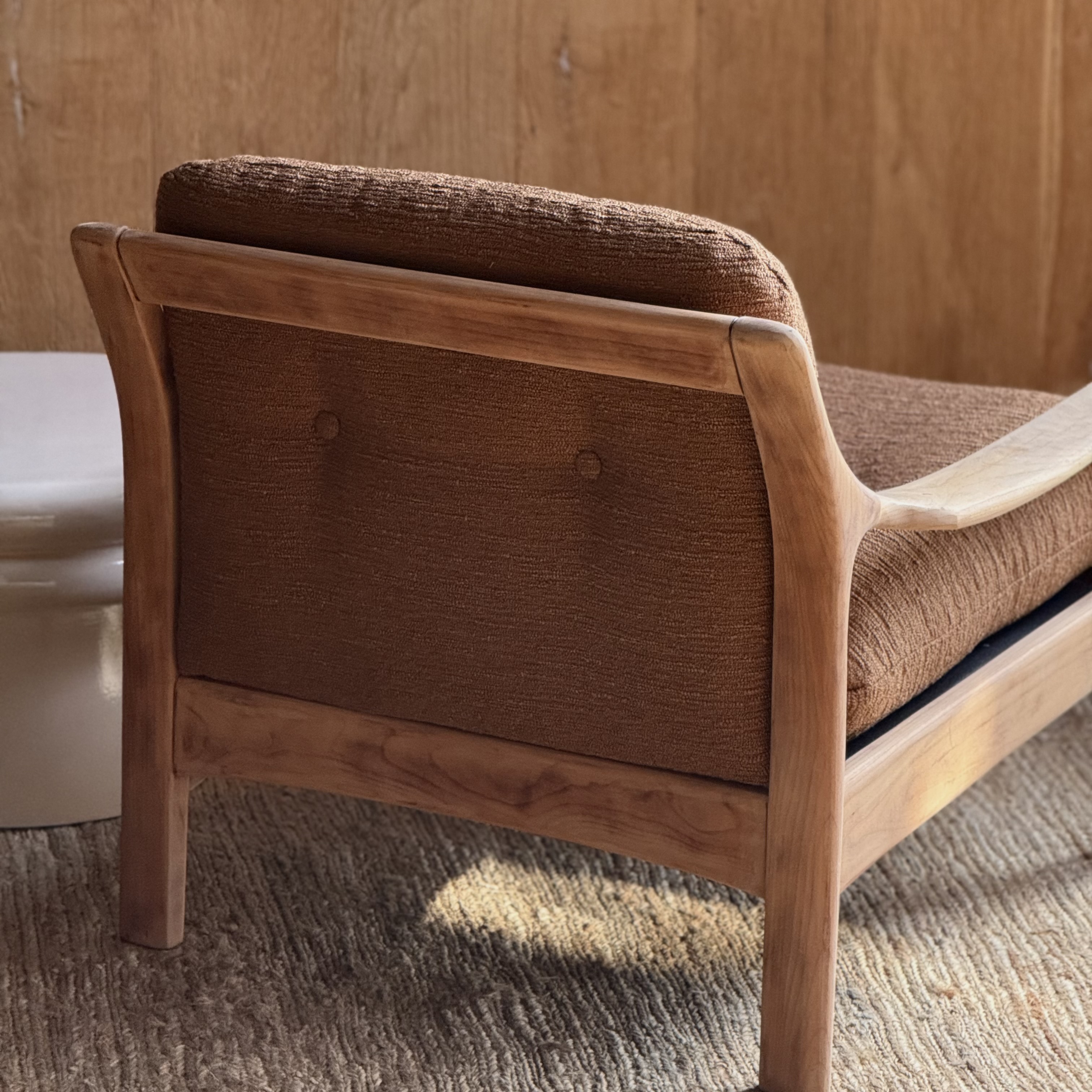 Paire de fauteuils marron - Pièce Unique 4