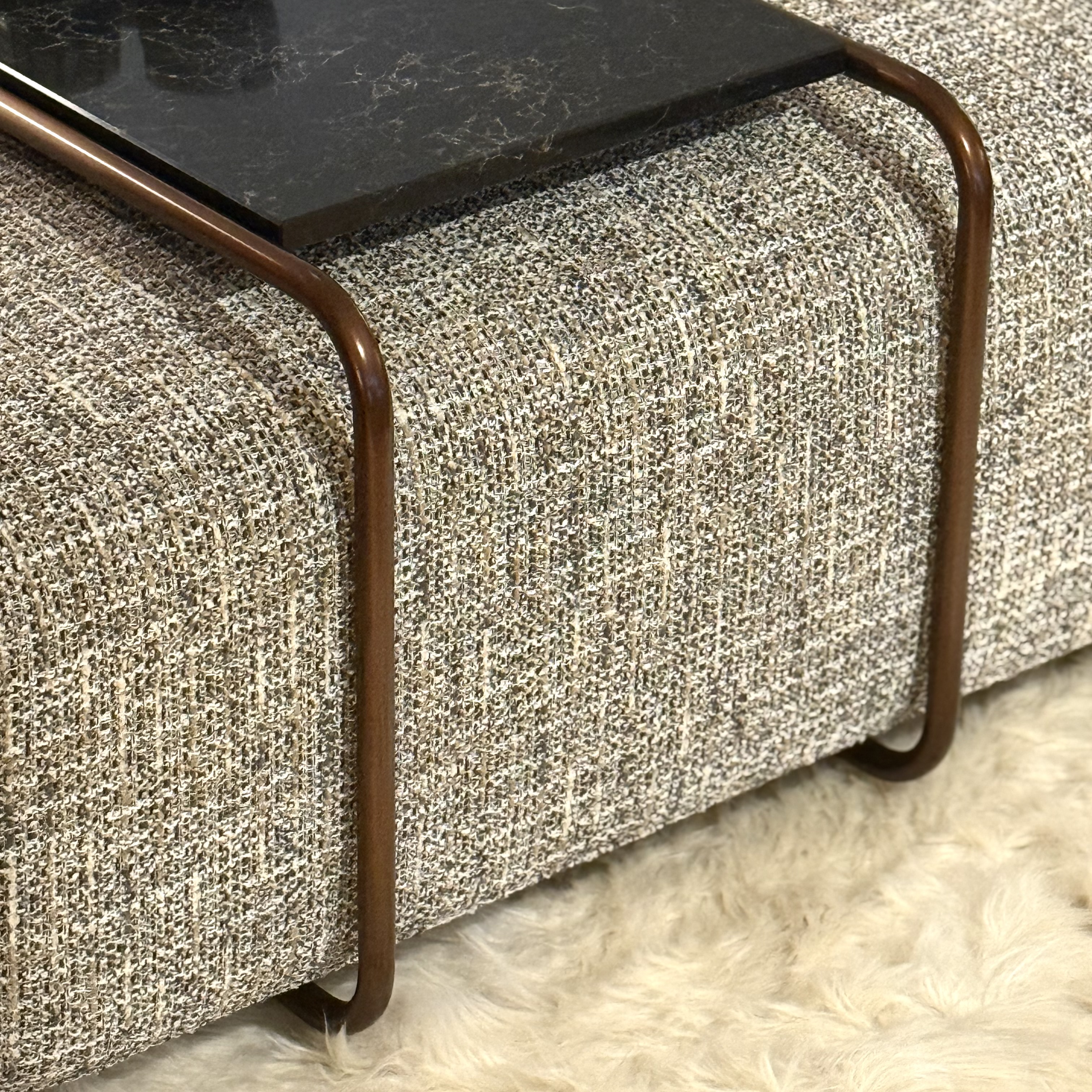 Tables basses à roulettes avec pouf 4