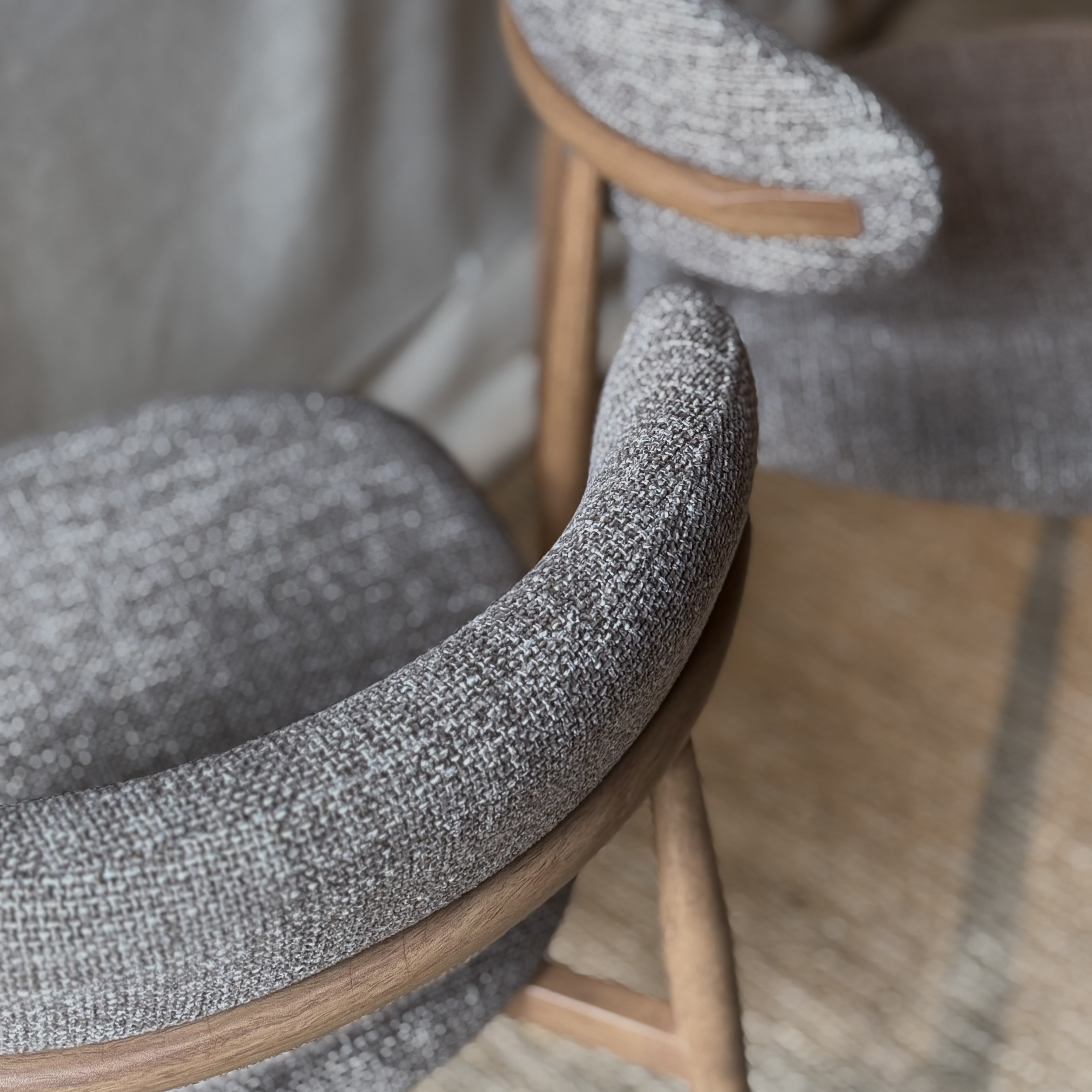 Chaises tissu beige moucheté 3